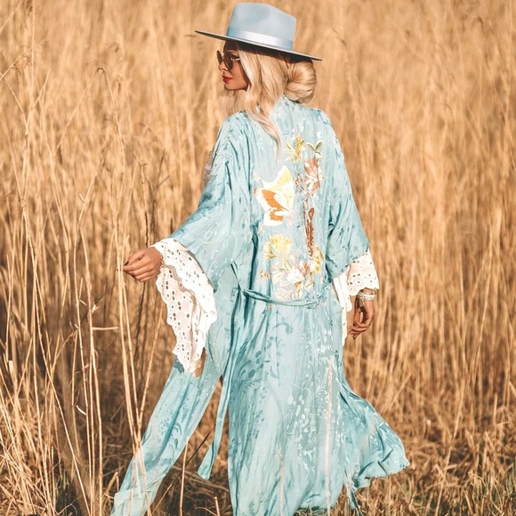 Vintage Tops - Let’s dream BOHO and feel alive & free 🦋✨✨